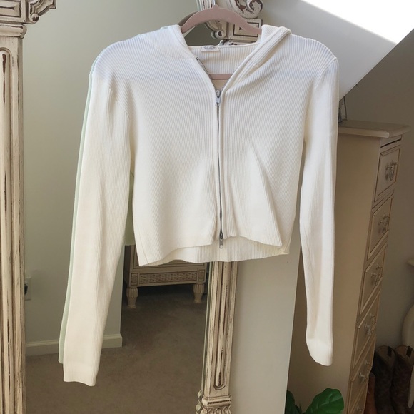 Brandy Melville Jackets & Blazers - LIKE NEW BRANDY MELVILLE ZIP UP